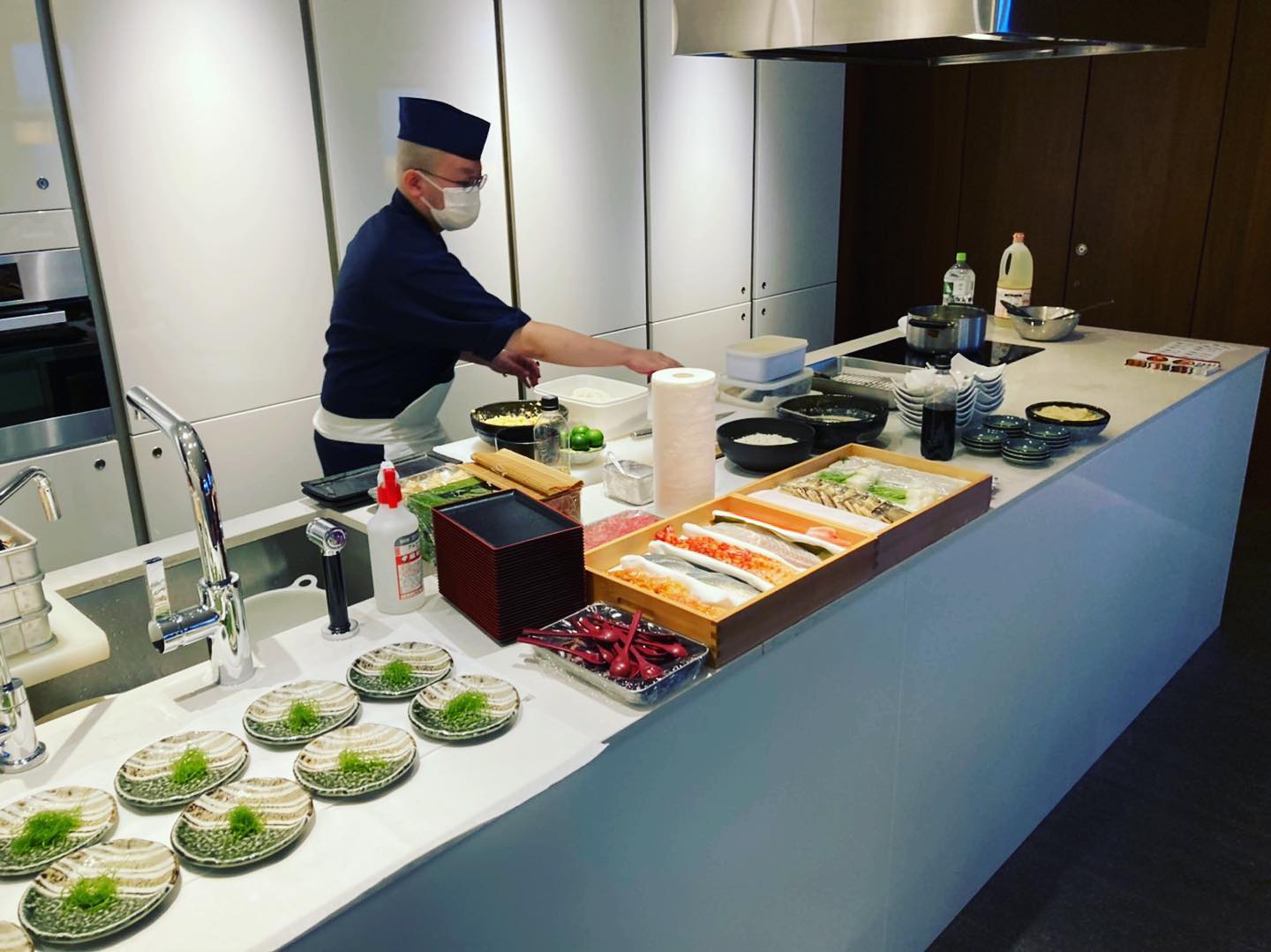 こんにちわ！阿部寿司虎ノ門ヒルズ店です！
夏も終わりそうですね、、
阿部寿司虎ノ門ヒルズ店では！出張板前サービスを行っております！
詳しくはホームページ又は、お電話を！
03-3599-3663
 
 #港区　 #グルメ　 #虎ノ門ヒルズ　