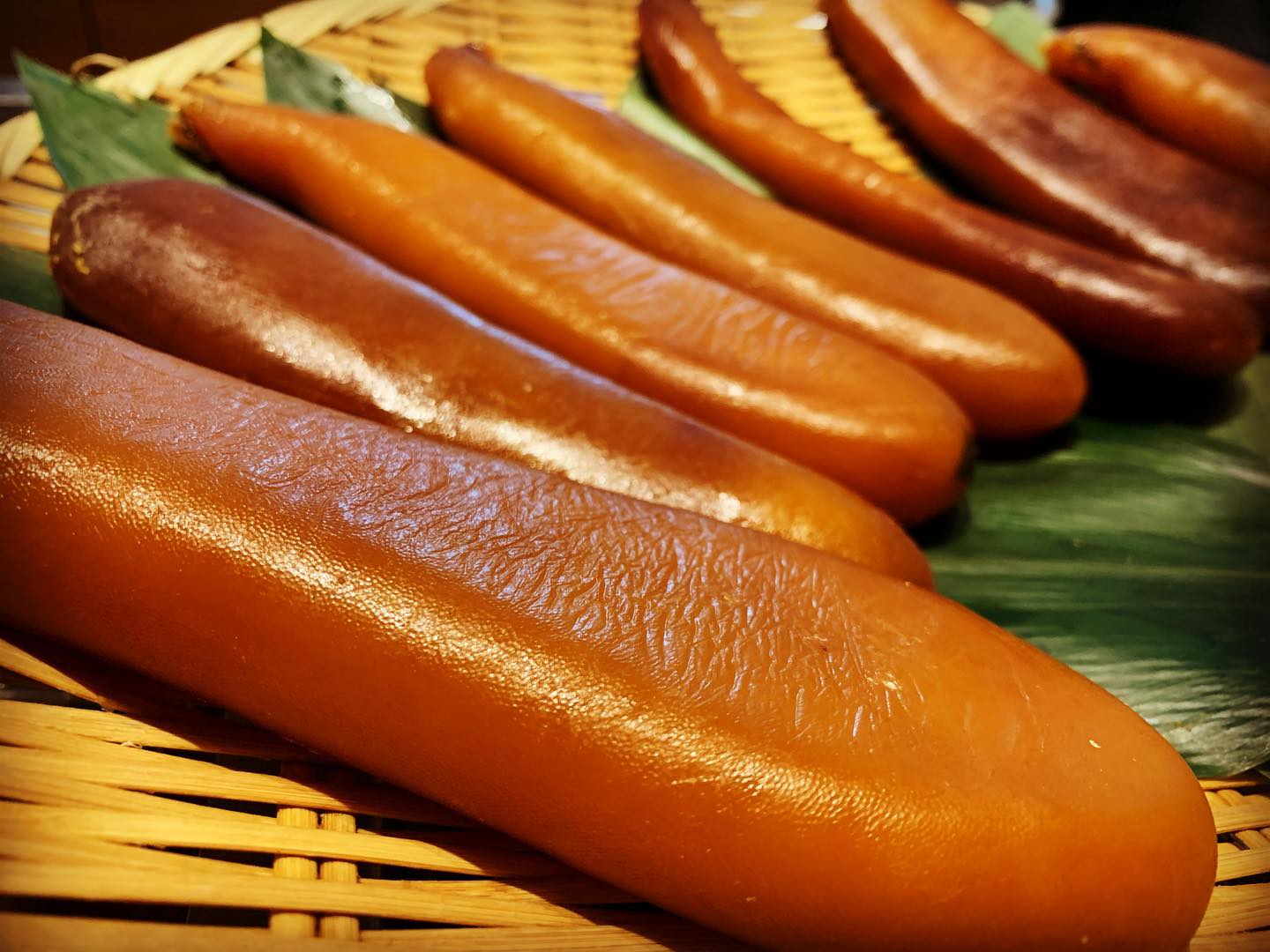 職人が手間暇かけて熟成させた自家製からすみ。

ねっとり感、塩味、まろやかさのバランスが非常によく、後引く美味しさに仕上がっています。

なくなり次第終了となります。
皆様のご来店、お待ちしております！


#港区ランチ　    #東京グルメ　